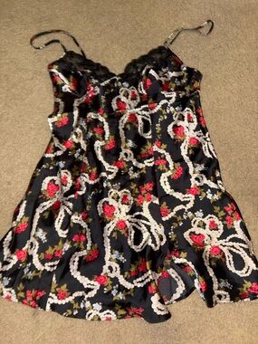 Vintage Victoria’s Secret Lingerie 90s 00s Lace Shiny XS Pearl Nightie